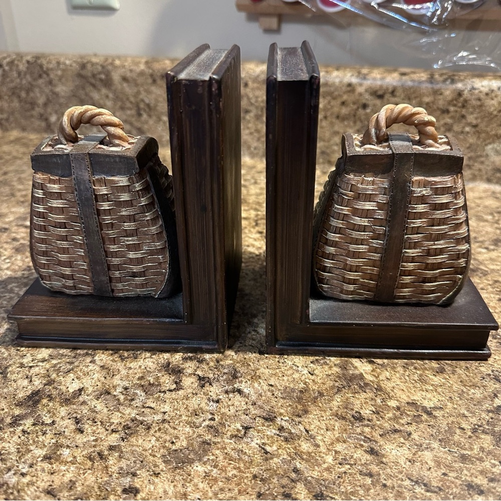 Resin Adirondack Woven Pack Basket / Fishing Creel Bookends - Picture 2 of 10